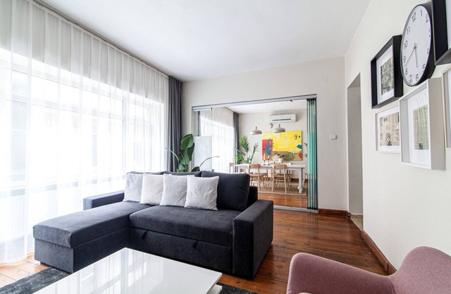 Sleek Flat within Walking Distance to Pera Museum
