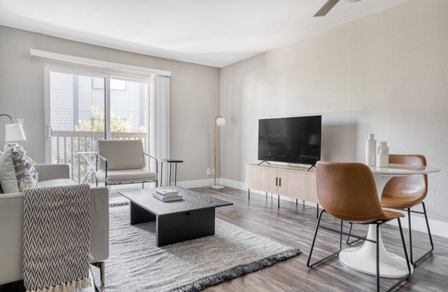 Sleek Foster City 1BR w/ Gym & W/D, walk to Visa & Paypal, by Blueground