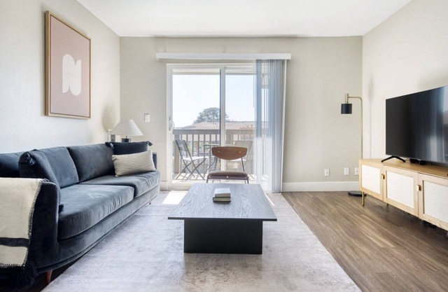 Sleek Foster City 1BR w/ Gym, Pool, W/D, near highways, by Blueground