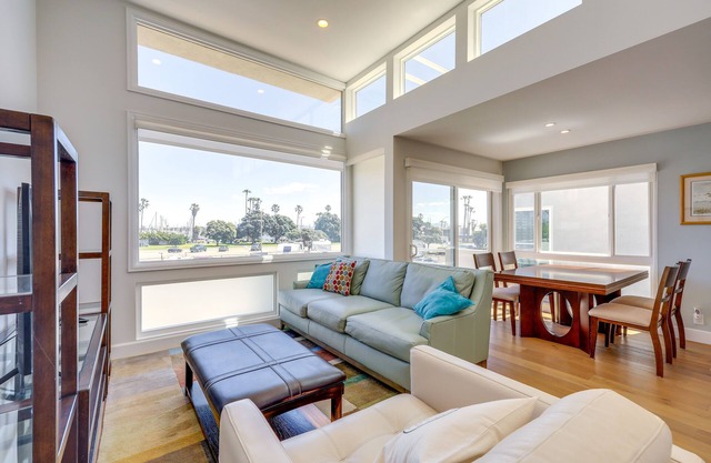 Sleek Oxnard Townhouse w/ Balconies: Walk to Beach