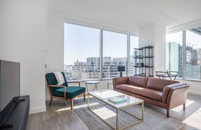 Sleek Rincon Hill 2BR w/ Gym, Movie Theater, nr. Facebook by Blueground