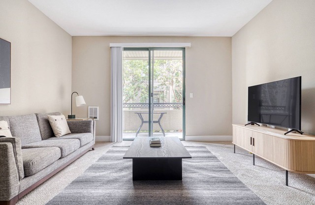 Sleek San Mateo 2BR w/ Pool & Gym, easy highway access, by Blueground