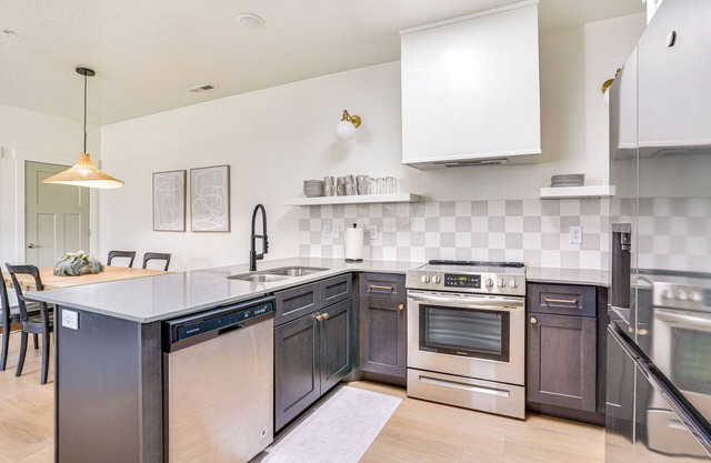 Sleek Vineyard Condo w/ Access to Community Pools