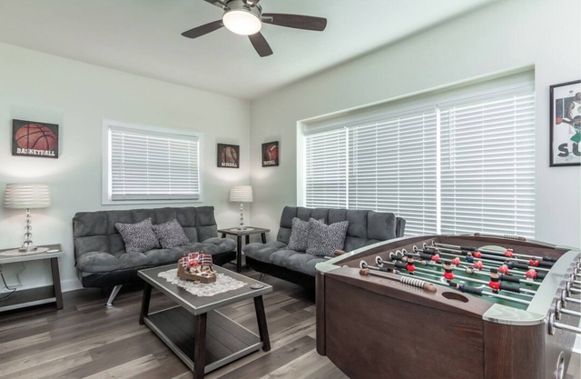 Sleep 10 in 4BR 2BA near LA Convention Center DTLA