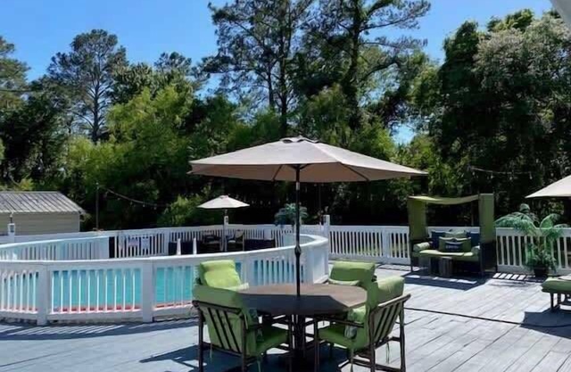 Sleep Eat Beach Repeat, Spacious 4BR Poolside Retreat - Near Myrtle Beach!!