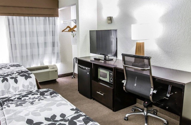 Sleep Inn Near Outlets