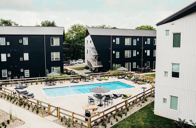 Sleepover: Charming 1BD/1BA - Bowling Green