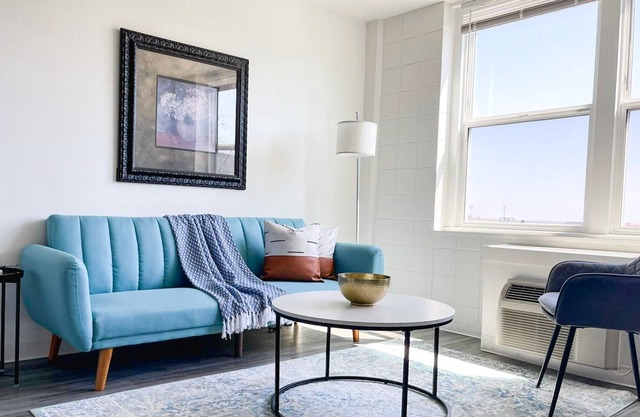 ★ Elegant 1BD/1BA + Gym - Downtown Cincinnati ★