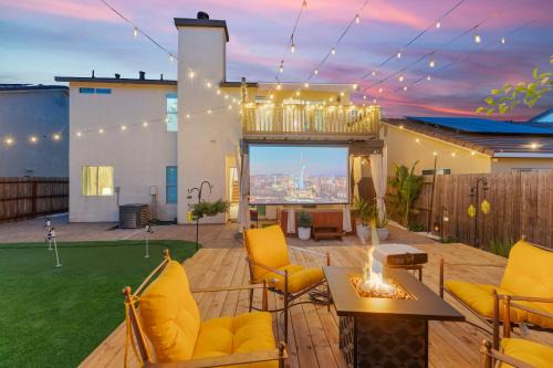 Sleeps 10 Elegant Retreat Hot Tub, Games,Golf