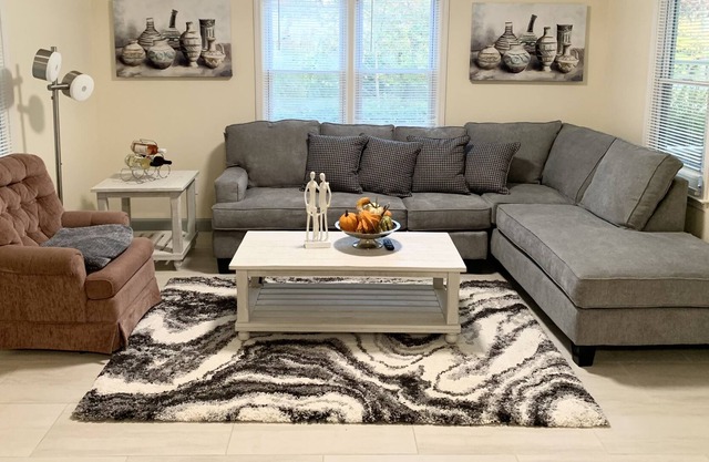 Sleeps 10. Newly Listed 4 beds N 2Air Mattress!