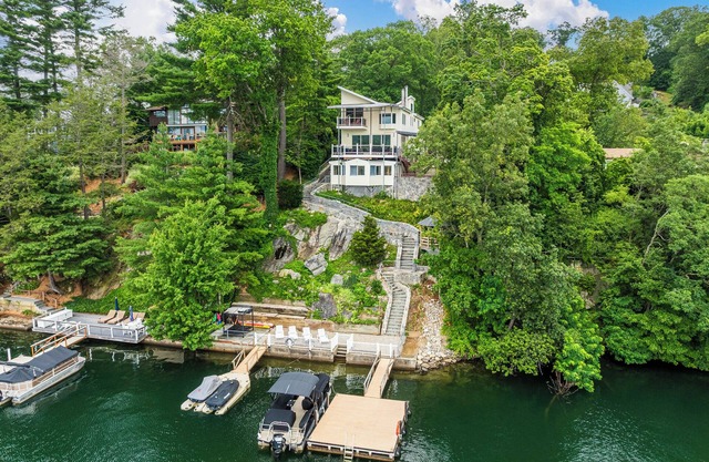 Sleeps 10 - Private Dock, Sauna, Outdoor Dining
