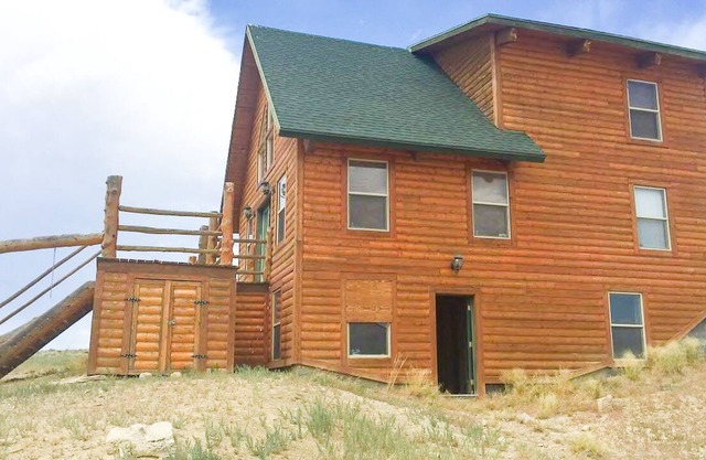 SLEEPS 11 !!! BRAND NEW APARTMENT WITH STAINLESS STEEL APPLIANCES