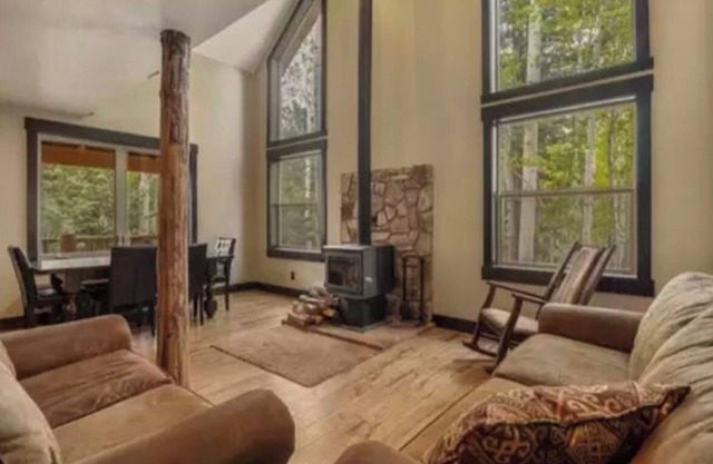Sleeps 11 - Spacious cabin getaway 1-mile from Panguitch Lake