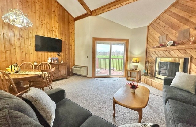 -$100 Fall special Getaway. Sleeps 12. 3 Befroom w/loft better than any motel.