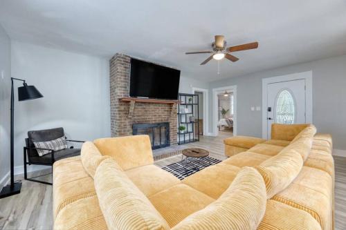 Sleeps 12 Spacious Family Retreat 15 min to Fort Benning