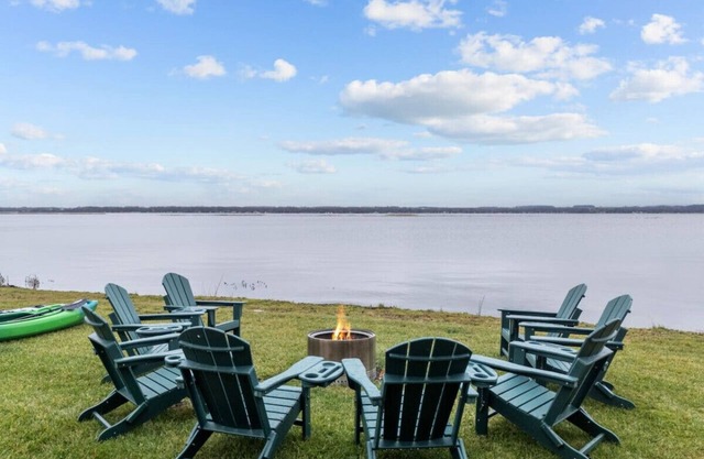 Sleeps 13! Lake Front|WaterToys!