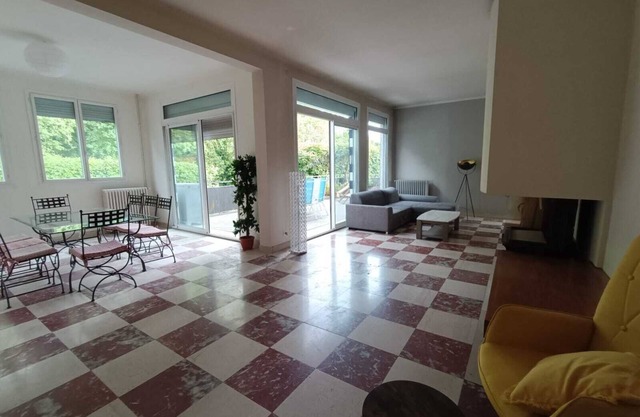 Sleeps 14, spacious, large terrace.