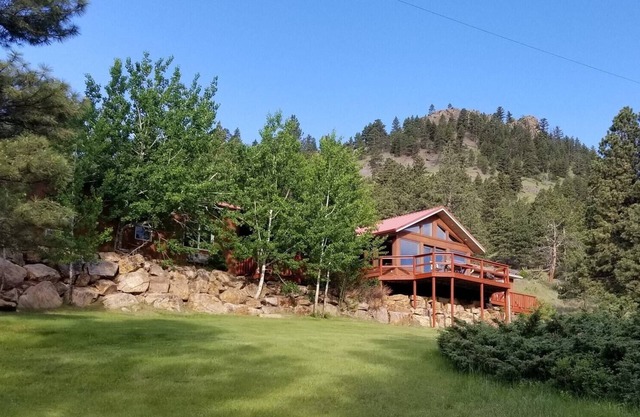 14-15 Schlafplätze in Montanas Wolf Creek Lodge