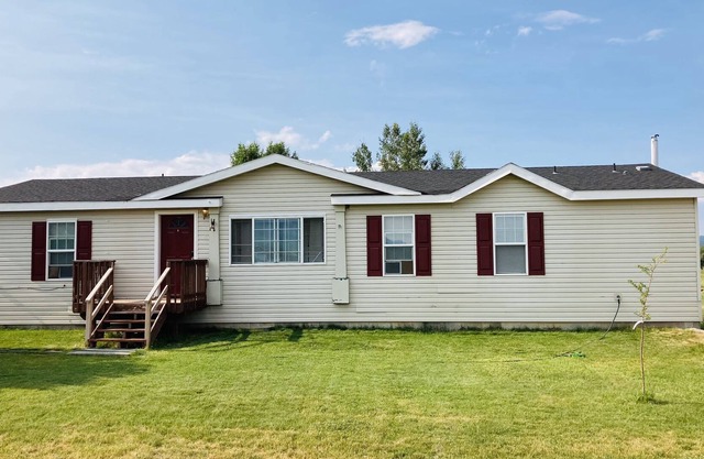 Sleeps 18! Great family getaway on Star Valley Ranch