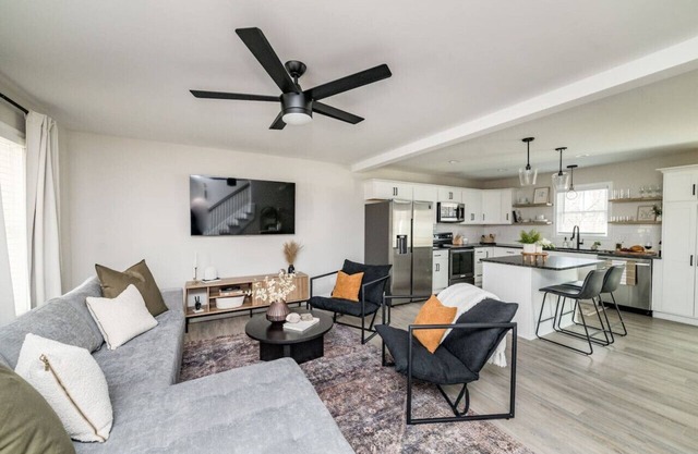 Sleeps 20 | Family-friendly | Near DT LYH & LU