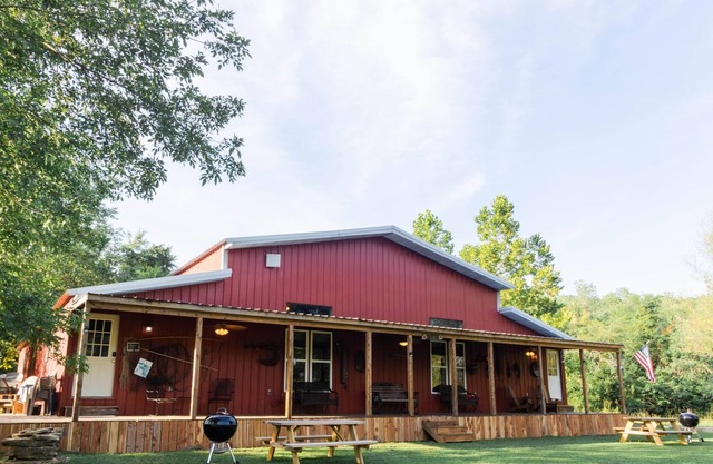NEW!! Fishing Lodge Steps from the River(Sleeps 20)