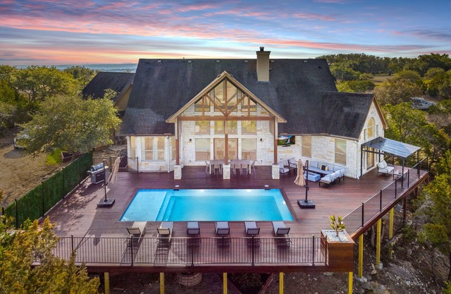 Resort Style Pool, Deck, Fire Pit, Stunning Views