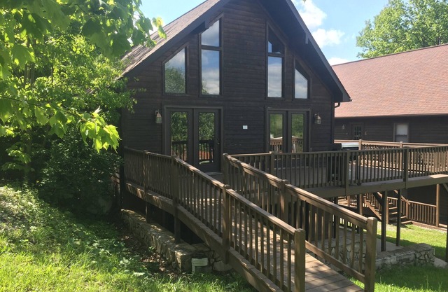 Schlaf 20 plus. Erschwingliche Hütte in der Nähe von New River Gorge Rafting & Klettern