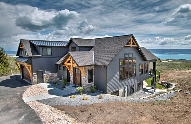 Sleeps 32 people (32 max), Parking for up to 10 vehicles, 7 bedrooms, 5.5 bathrooms, 3 levels, 5,...