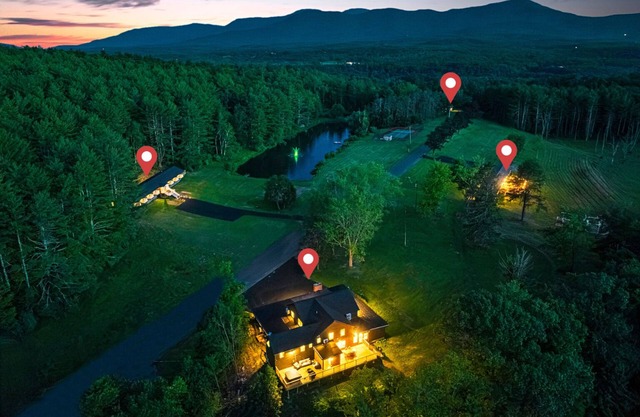 Sleeps 52 - The Carter Bridge Estate