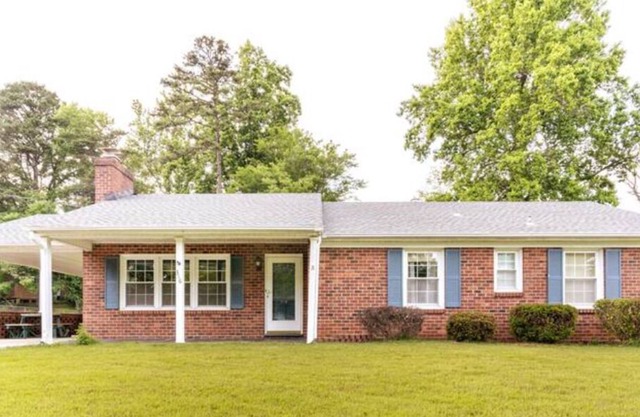 Sleeps 6 / Central Location / Quiet / Great for Small Groups