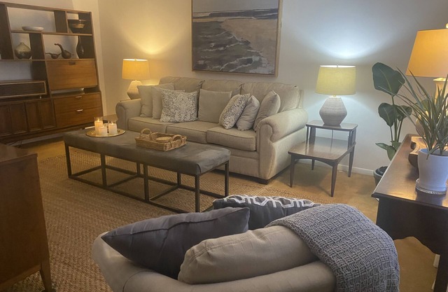 Sleeps 7 - Midcentury Gem 10 min -Key Bank Ctr. , 20 min - Falls