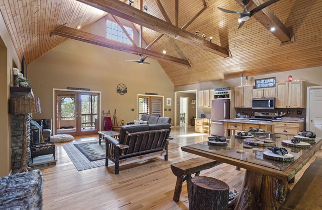 Sleepy Creek Getaway Mountain Retreat!Hot Tub&Sauna