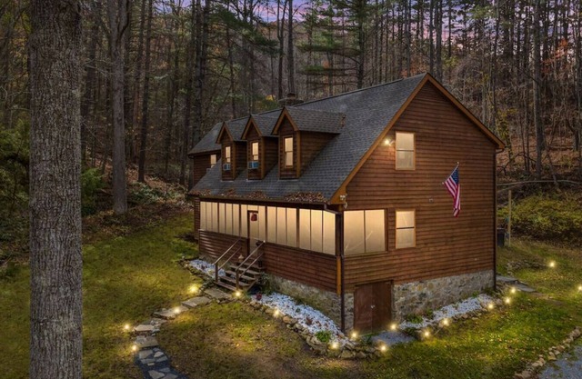 Sleepy Hollow 5BR Cabin - National Park, Hot Tub
