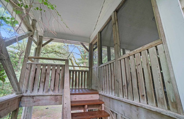 Sleepy Hollow Beach Resort introduces Stonebridge 37