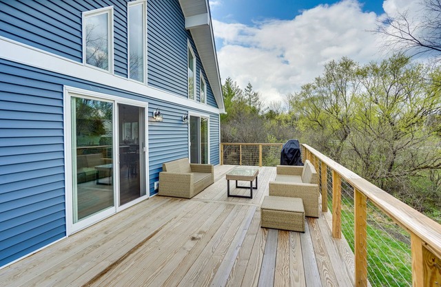 Sleepy Hollow Lake Home w/ Deck, Pool Access!