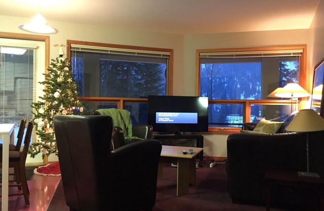 Sleepy Hollows Chalet Down (im Sun Peaks Resort)