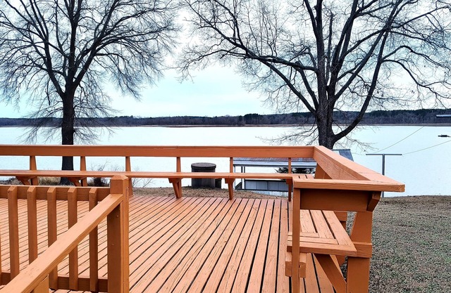 Slice of Heaven on the Lake
