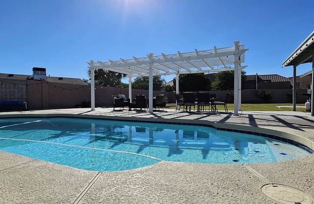 Slice of Paradise - Private Heated pool included!