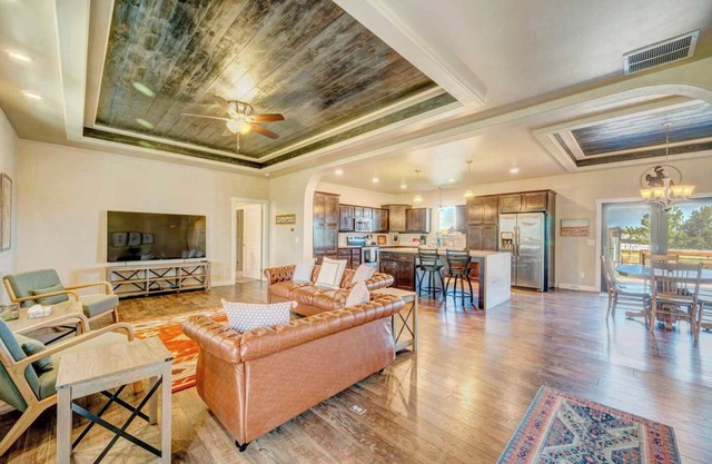 "Slice of Paradise" Tranquil Rural Escape + Spaceous w/ Views