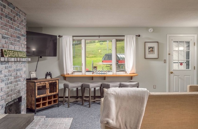 Slopeside: Merrill Brook 1-C | 1 Bed, 1 Bath