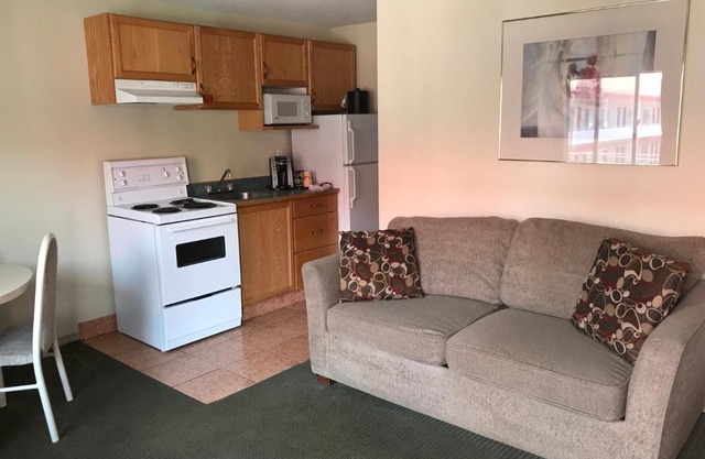 SlumberLodge Hotel