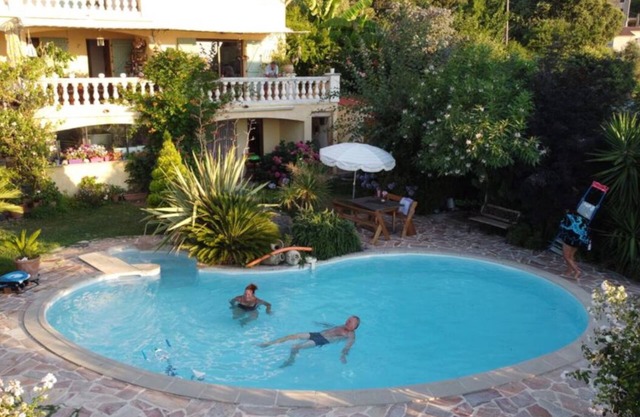 Kleine Paradiesecke, Panoramablick auf das Meer und die Berge, privater Pool,