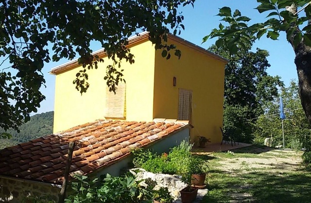 Kleines feines Appartment im Gruenen mit Meerblick und Terrasse im Cilento