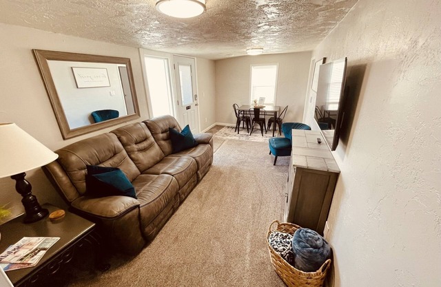 Small Group Apartment in Century-Old Building Apt#4