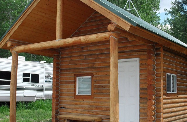 Small Lake View Cabin mit Blick auf den Henry's Lake am Yellowstone National Park