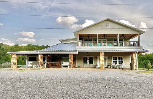 Small town richness at Salt Creek Inn and Market 4 Bed 4 Bath Graham, TX