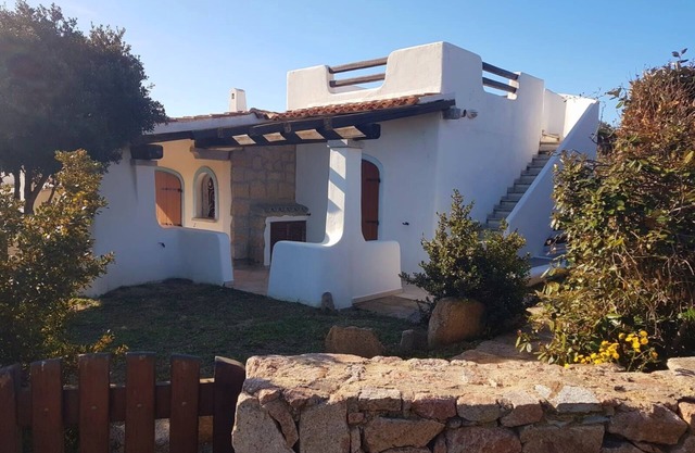 Kleine Villa in Cala d'Oro von Porto Quadro, 90 m vom Meer entfernt