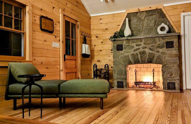 Smallwood Cabin - New Reno, Fireplace, Hot Tub & Firepit-5 miles to Bethel Woods