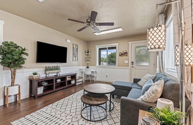 Smart Comfort 2 bed 2 bath near College of Idaho