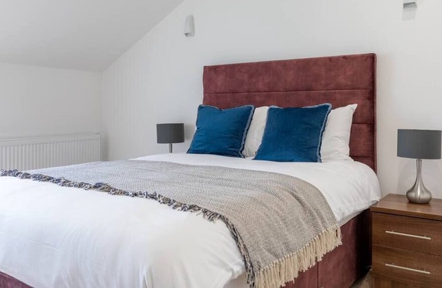 Smart, Easy and Hassle-Free Two-Bed - Stylish!